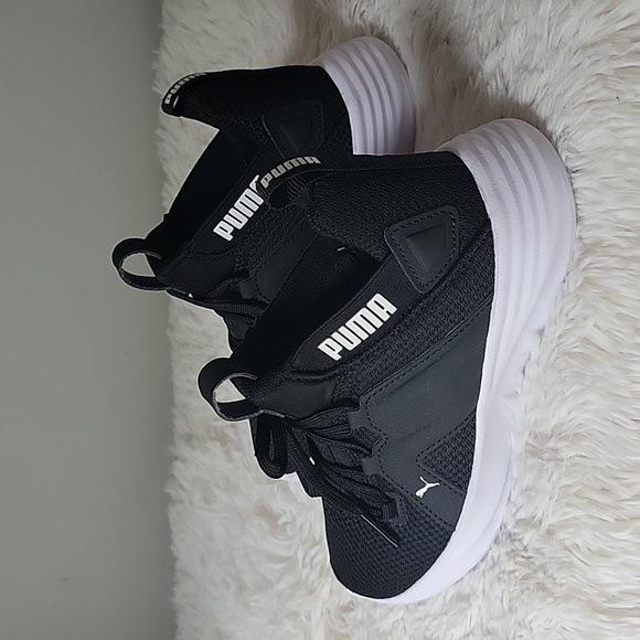 Boy's Puma Slip-on Lace-up  Sneakers  Youth Size 13 Black White - Picture 3 of 5